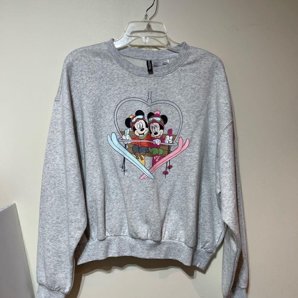 Divided by H&M x Disney Mickey and Minnie woman’s Sweatshirt XL NWOT